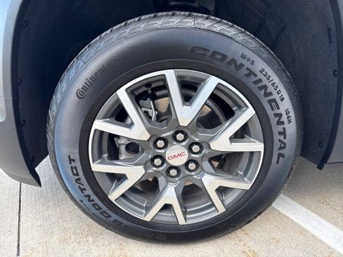 Used 2023 GMC Acadia SLE w/ Driver Convenience Package FWD image 12