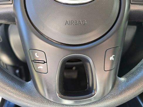 Used 2012 Kia Soul FWD image 26