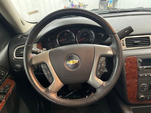 Used 2011 Chevrolet Avalanche LT w/ Luxury Package image 19