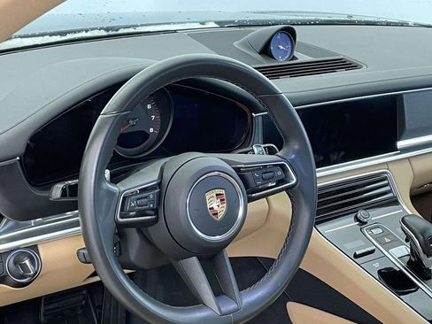Certified 2022 Porsche Panamera 4 Platinum Edition image 4