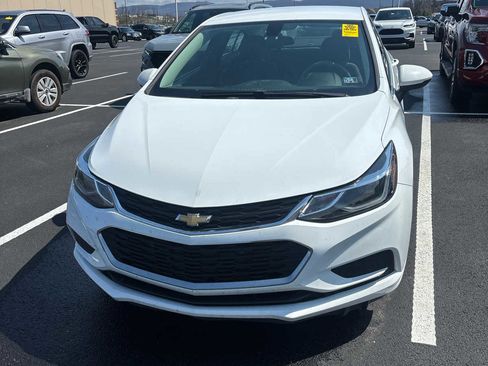 Used 2017 Chevrolet Cruze LT w/ Convenience Package image 1
