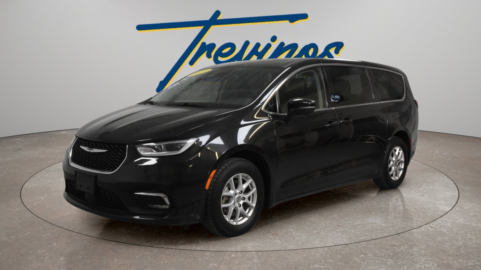 Used 2023 Chrysler Pacifica Touring-L FWD image 8