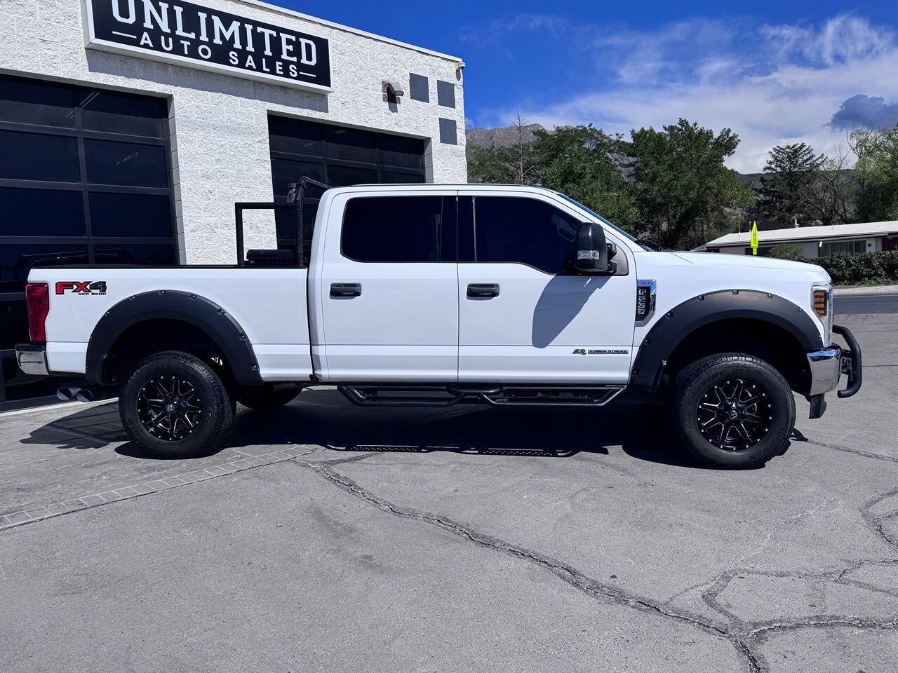 Used 2019 Ford F250 XLT w/ XLT Value Package AWD/4WD image 5