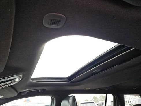 Used 2025 Jeep Grand Cherokee L Laredo image 29