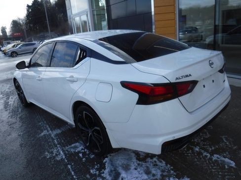 Used 2024 Nissan Altima 2.5 SR w/ SR Premium Package image 13