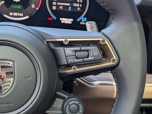 New 2025 Porsche Cayenne Turbo image 33