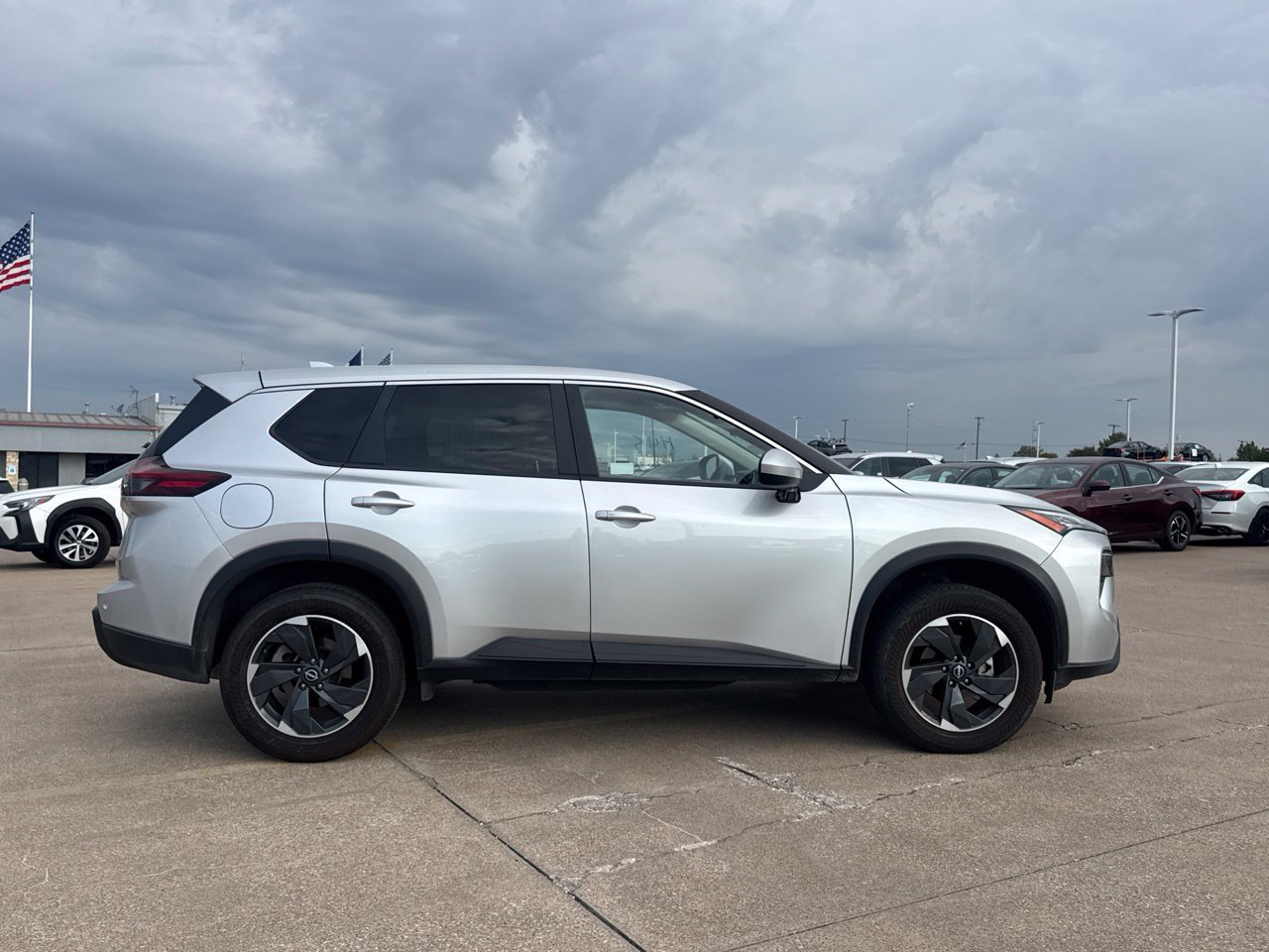 Certified 2025 Nissan Rogue SV FWD image 28