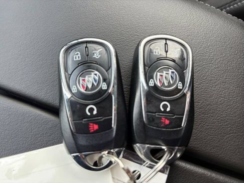 Used 2020 Buick Envision Essence FWD image 21