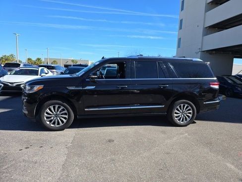 Used 2024 Lincoln Navigator L 4WD image 2