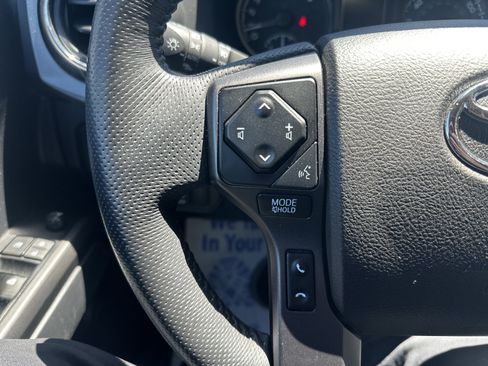 Used 2022 Toyota Tacoma TRD Sport w/ Black Out Package (TMS) AWD/4WD image 20