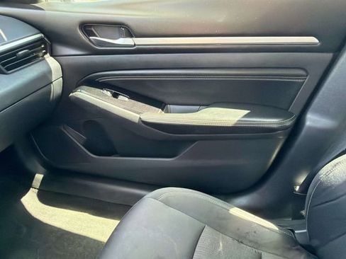 Used 2021 Nissan Altima 2.5 SV FWD image 21