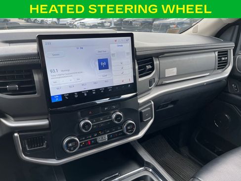 Used 2023 Ford Expedition Max XLT image 19