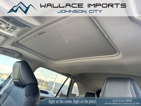 Used 2022 Toyota RAV4 XLE Premium image 15