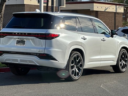 New 2026 Lexus TX 500h AWD image 4