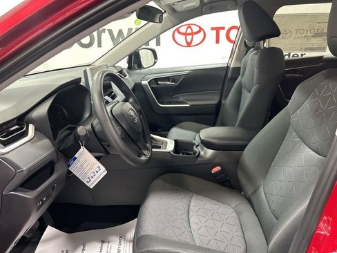Used 2025 Toyota RAV4 XLE image 22