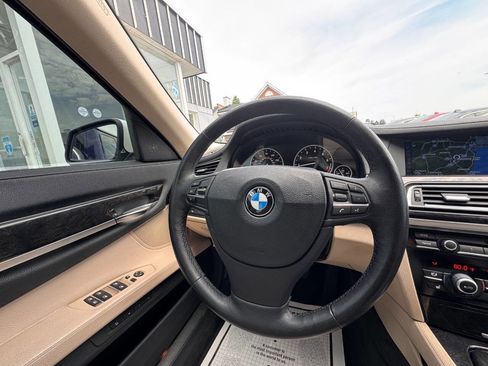 Used 2011 BMW 740i RWD image 19