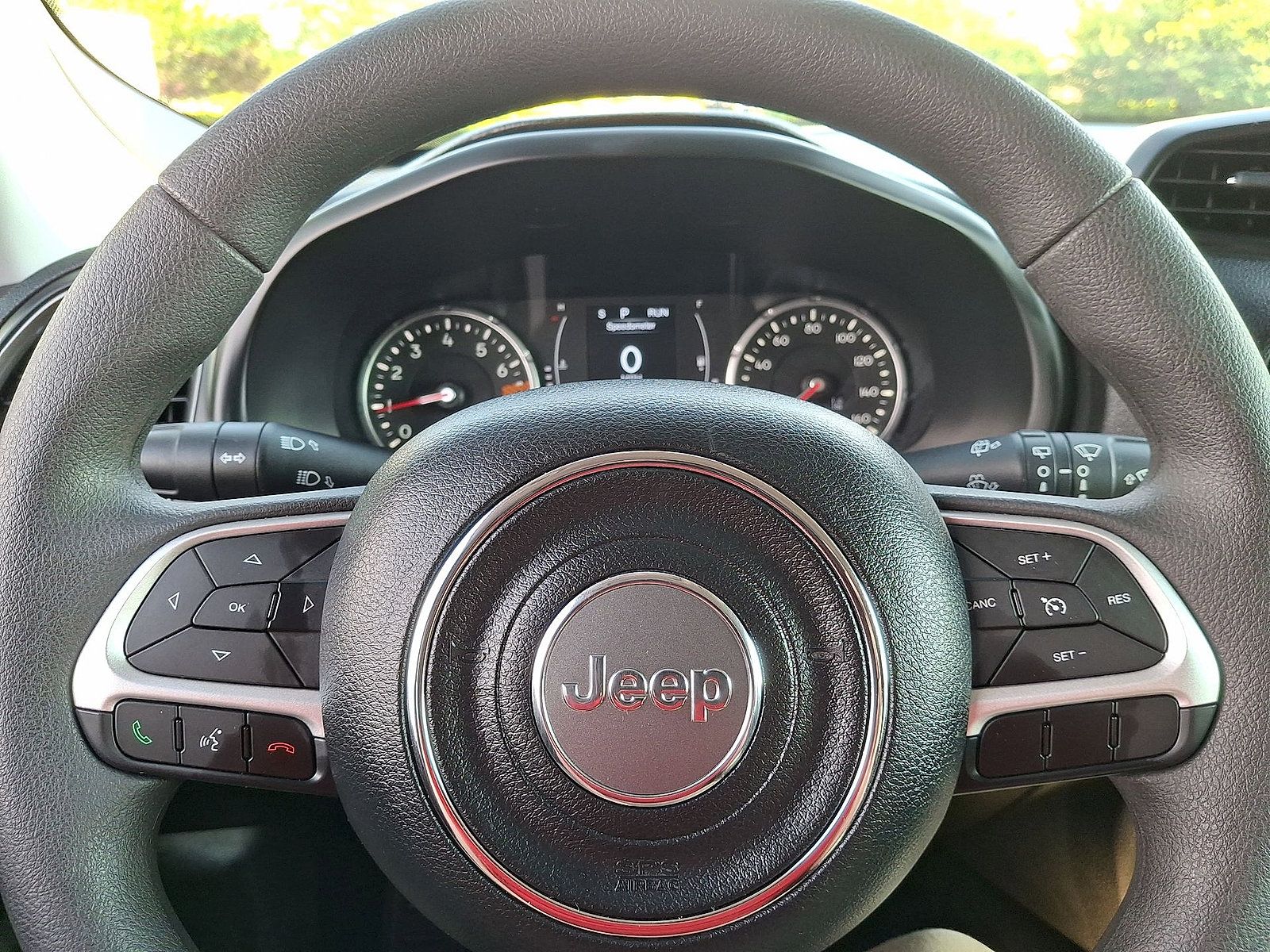 Used 2023 Jeep Renegade Latitude AWD/4WD image 16