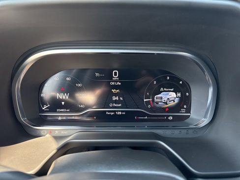 Used 2024 GMC Yukon XL AT4 w/ Technology Package image 28