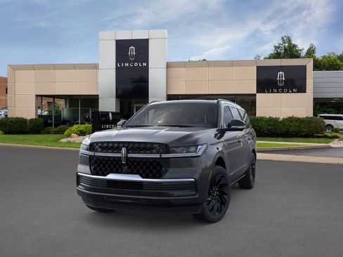 New 2026 Lincoln Navigator Reserve AWD/4WD image 3