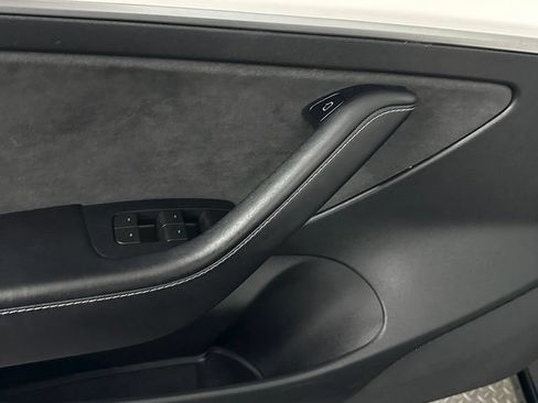 Used 2023 Tesla Model 3 Standard Range RWD image 9