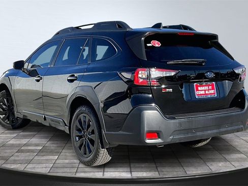 Used 2023 Subaru Outback Onyx Edition image 3
