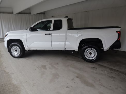 Used 2025 Toyota Tacoma SR w/ SR Upgrade Package RWD image 21
