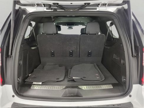 Used 2025 GMC Yukon XL Denali AWD/4WD image 16