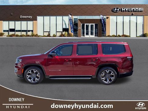 Used 2024 Jeep Wagoneer Series III AWD/4WD image 4