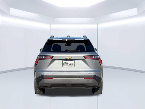 Used 2025 Chevrolet Equinox LT FWD image 5