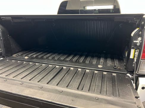 Used 2022 Toyota Tacoma TRD Off-Road w/ Technology Package image 28