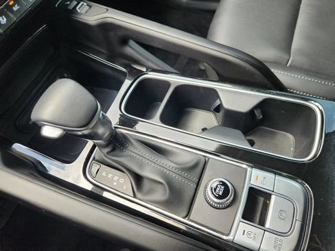 Used 2025 Kia Telluride S FWD image 19