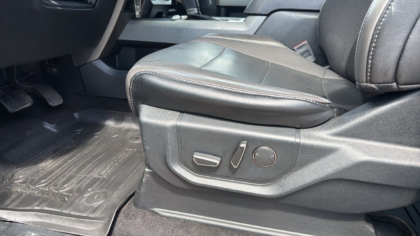Used 2019 Ford F150 Raptor w/ Equipment Group 801A Mid AWD/4WD image 10