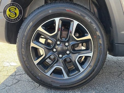 Used 2019 Jeep Compass Trailhawk w/ Leather Interior Group image 9