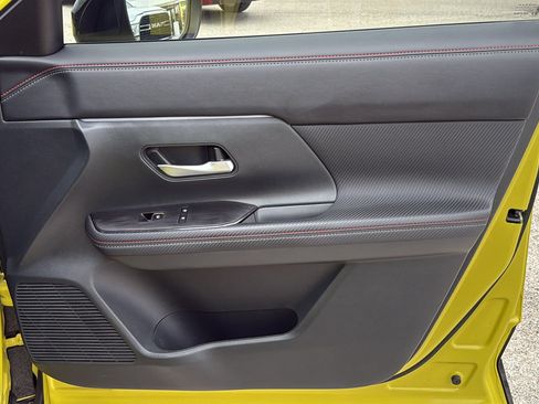 Used 2025 Nissan Kicks SR FWD image 30
