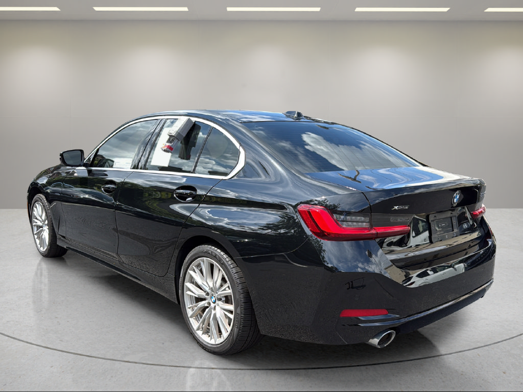 Used 2024 BMW 330i xDrive Sedan w/ Premium Package AWD/4WD image 8