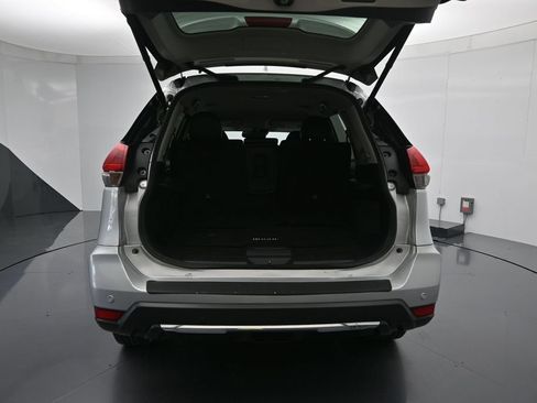 Used 2019 Nissan Rogue SL FWD image 25