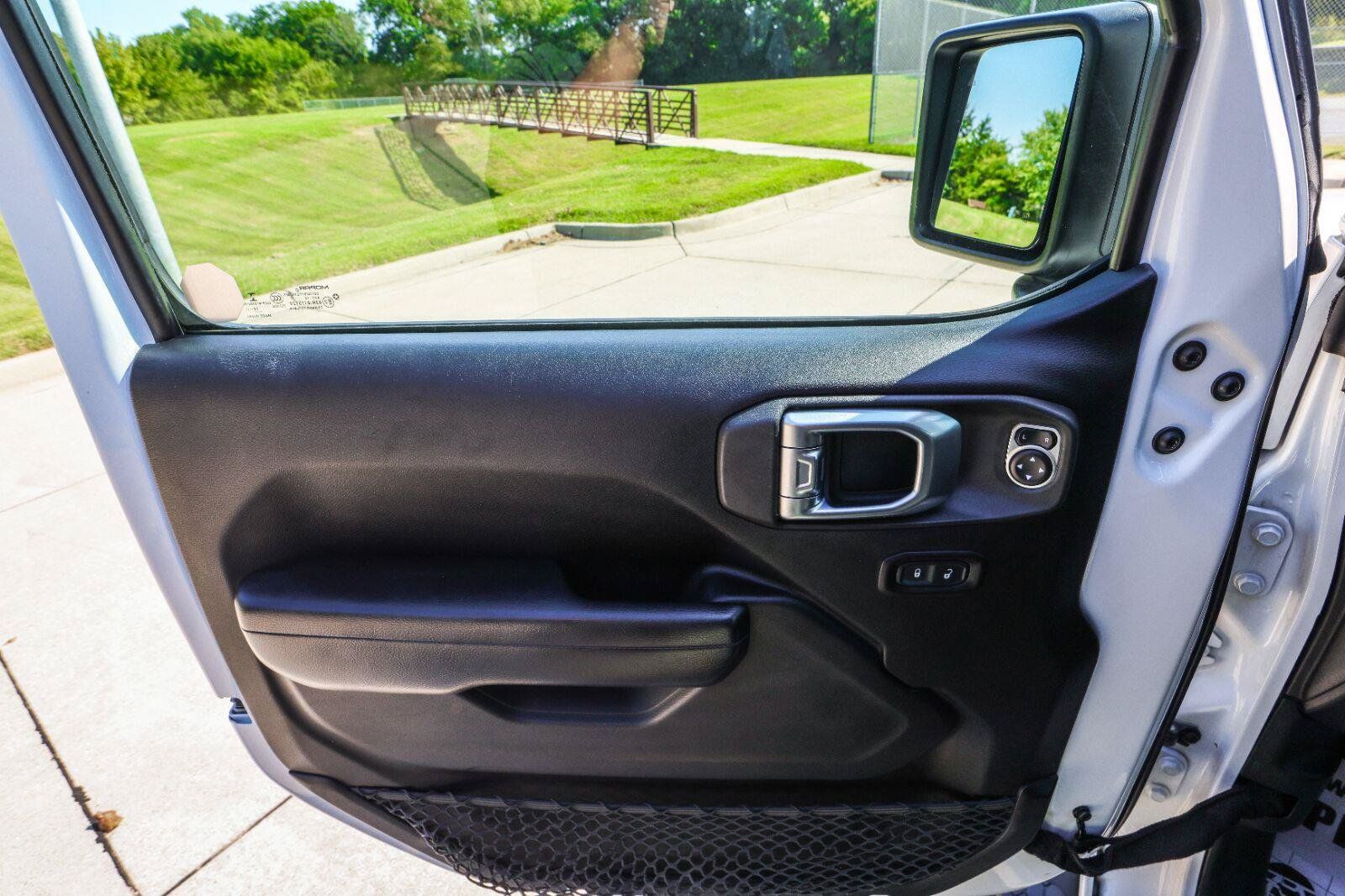 Used 2018 Jeep Wrangler Unlimited Sport S AWD/4WD image 31