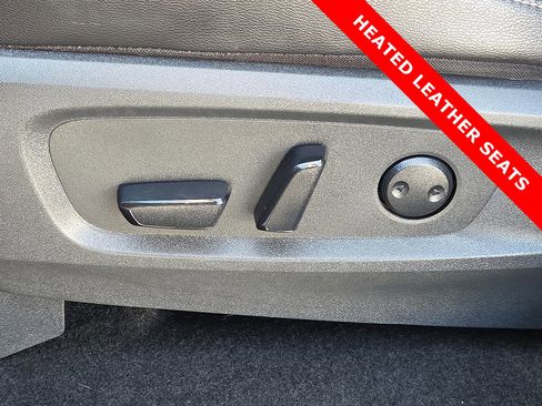 Used 2024 Nissan Pathfinder SL image 16