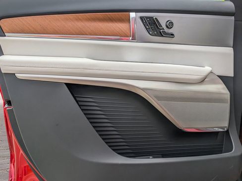 New 2026 Cadillac Vistiq Sport image 11