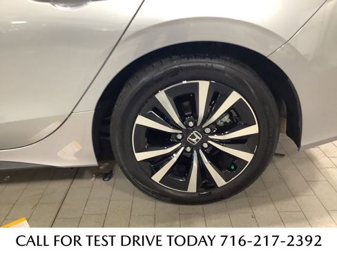 Used 2024 Honda Civic EX-L image 21