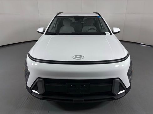 Used 2024 Hyundai Kona SEL FWD image 4