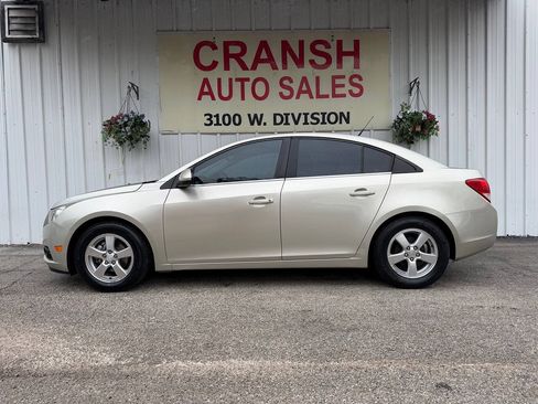 Used 2013 Chevrolet Cruze LT FWD image 1