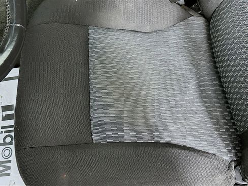 Used 2011 GMC Canyon SLE RWD image 18