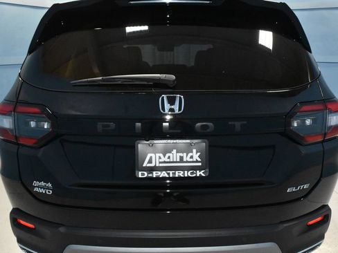 Used 2025 Honda Pilot Elite image 34