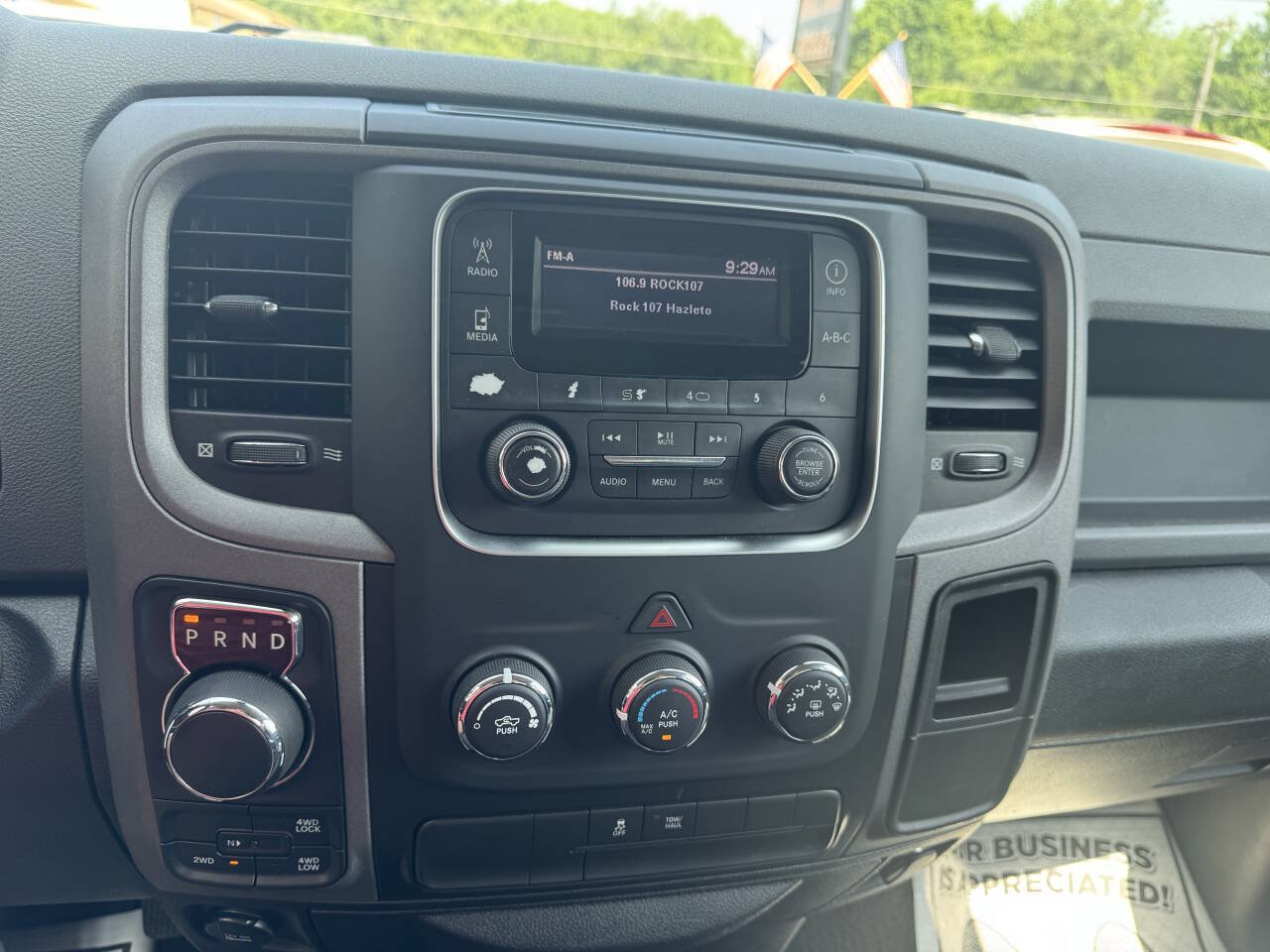 Used 2018 RAM 1500 Express AWD/4WD image 29