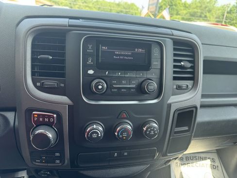 Used 2018 RAM 1500 Express AWD/4WD image 29