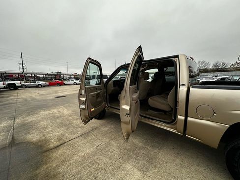 Used 2005 GMC Sierra 1500 SLE w/ Off-Road Package image 30