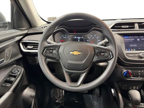Used 2023 Chevrolet TrailBlazer LS AWD/4WD image 12