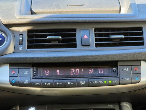 Used 2012 Lexus CT 200h Premium image 20