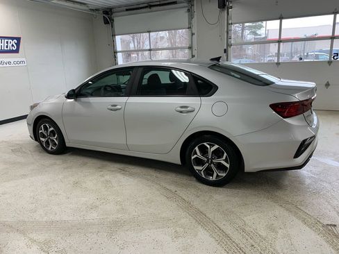 Used 2019 Kia Forte LXS FWD image 3